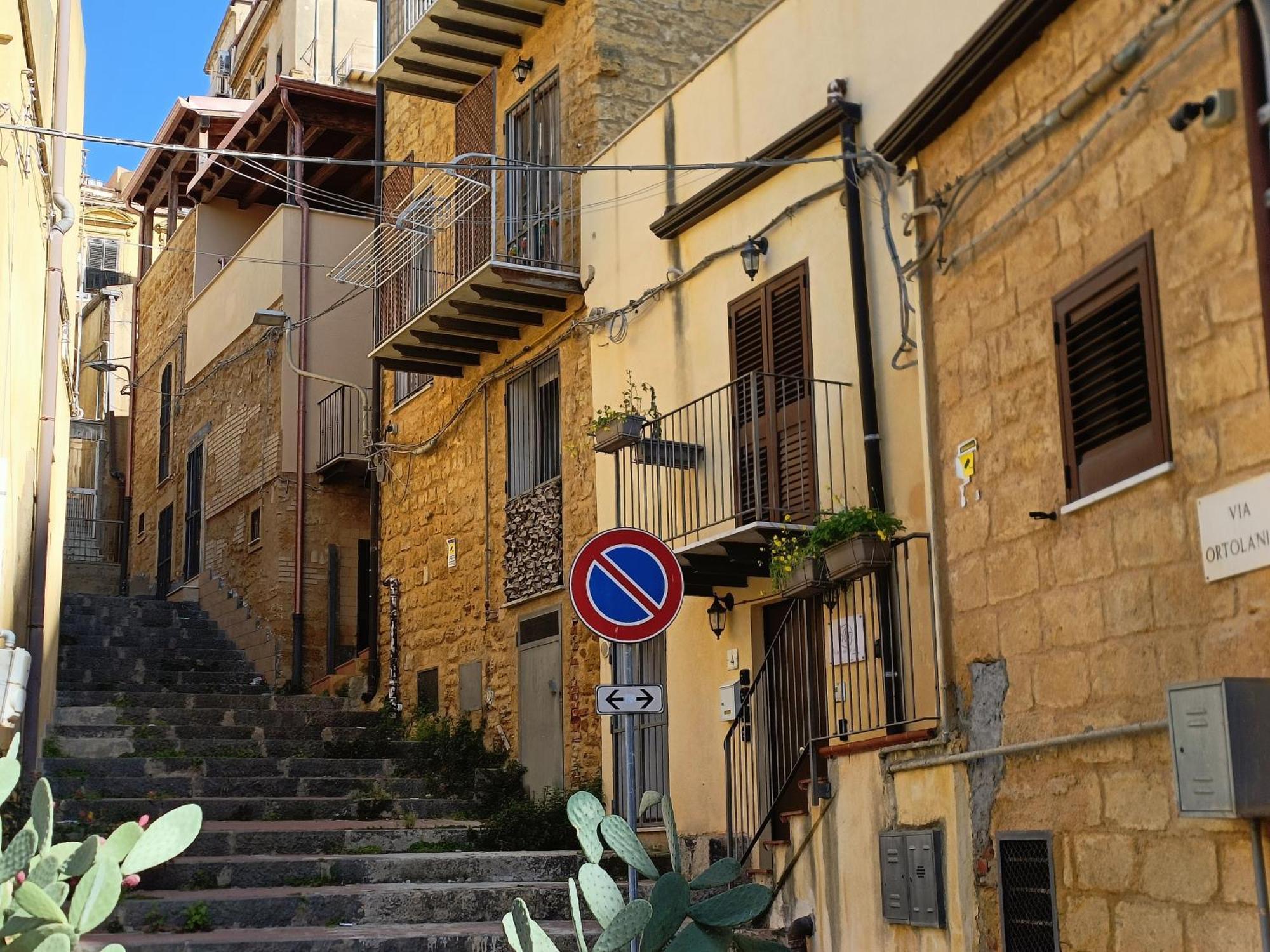 A due passi dal centro Sweet Rooms Agrigento Esterno foto